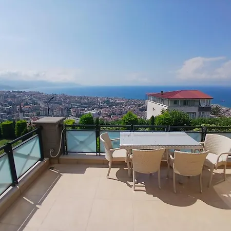 빌라 Nur 트라존